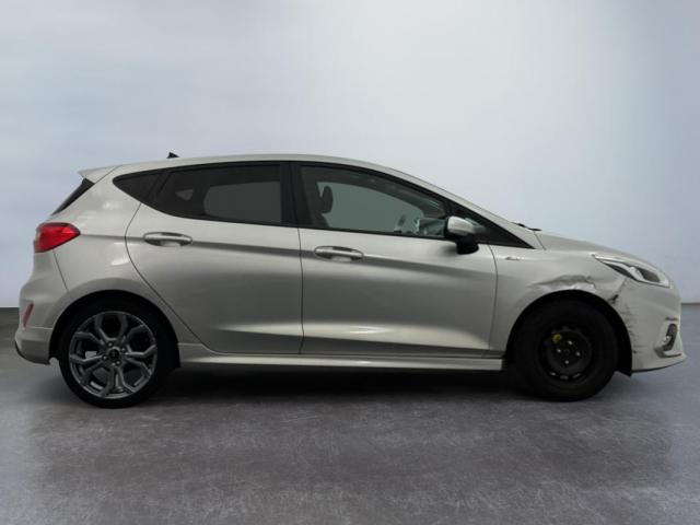 Ford Fiesta image 4