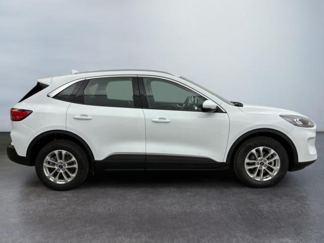 Ford Kuga image 3