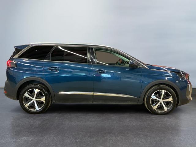 Peugeot 5008 image 1