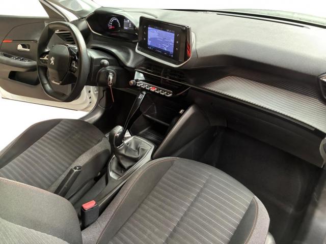 Peugeot 208 image 3