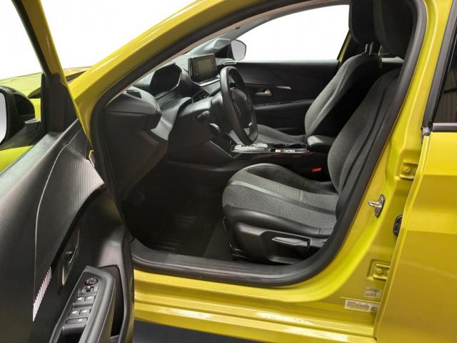 Peugeot 208 image 8