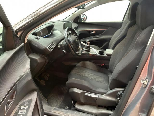 Peugeot 3008 image 2