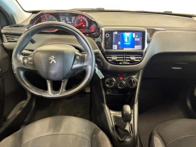 Peugeot 208 image 1