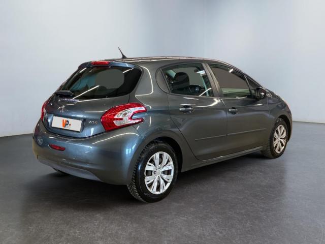 Peugeot 208 image 2