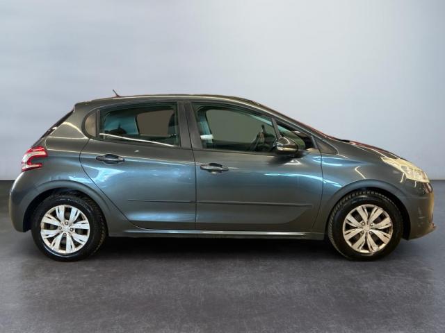 Peugeot 208 image 5