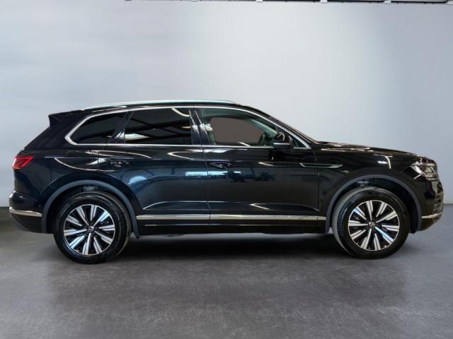 Volkswagen Touareg image 1