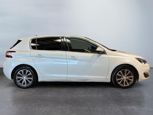 Peugeot 308 image 6