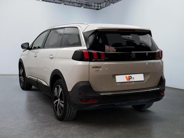 Peugeot 5008 image 1