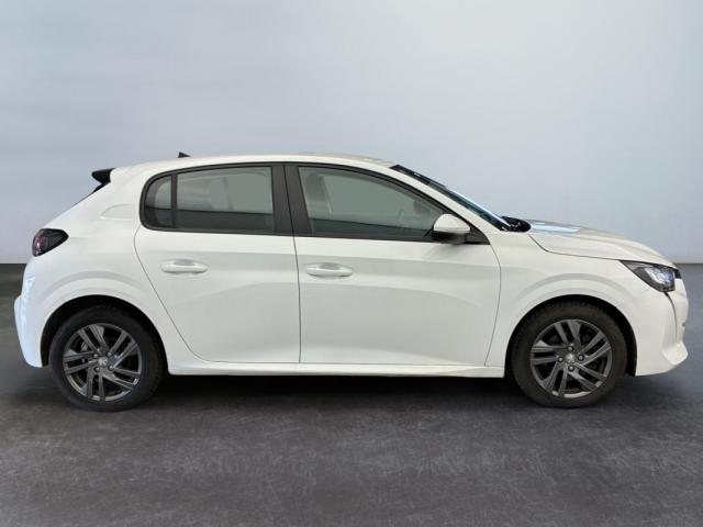 Peugeot 208 image 9