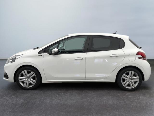 Peugeot 208 image 9