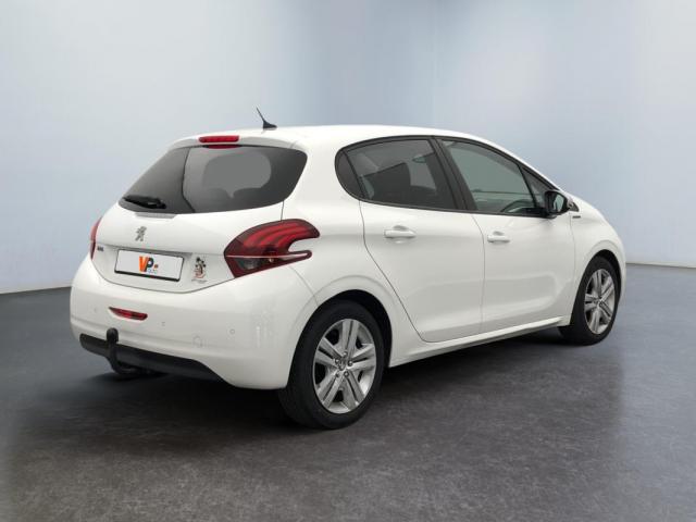 Peugeot 208 image 6