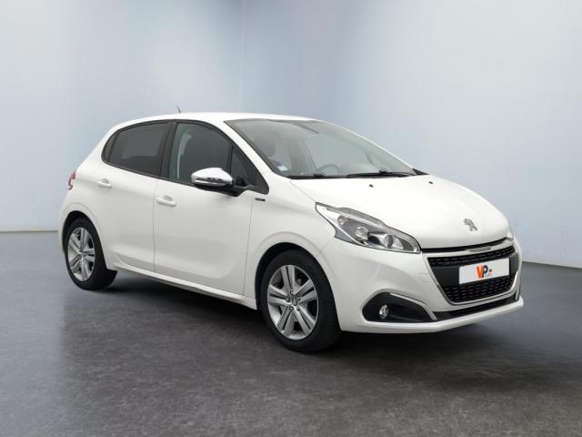 Peugeot 208 image 1