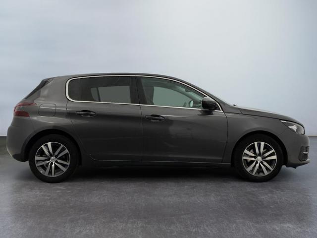 Peugeot 308 image 2