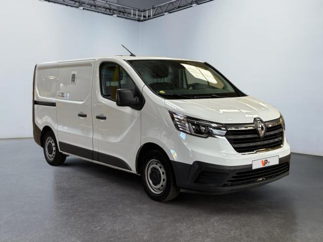 Renault Trafic image 2