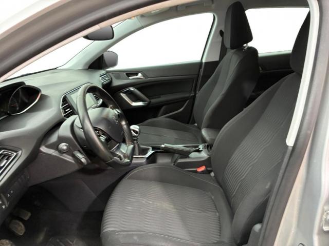 Peugeot 308 image 8