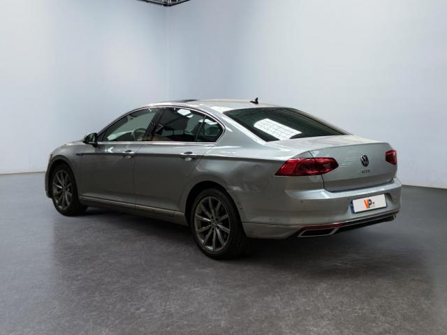 Volkswagen Passat image 5