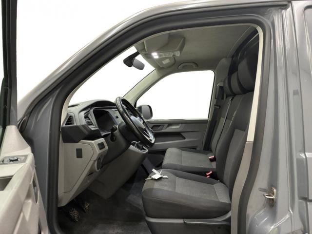 Volkswagen Transporter image 7