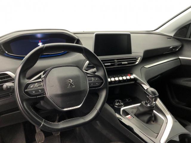 Peugeot 3008 image 2