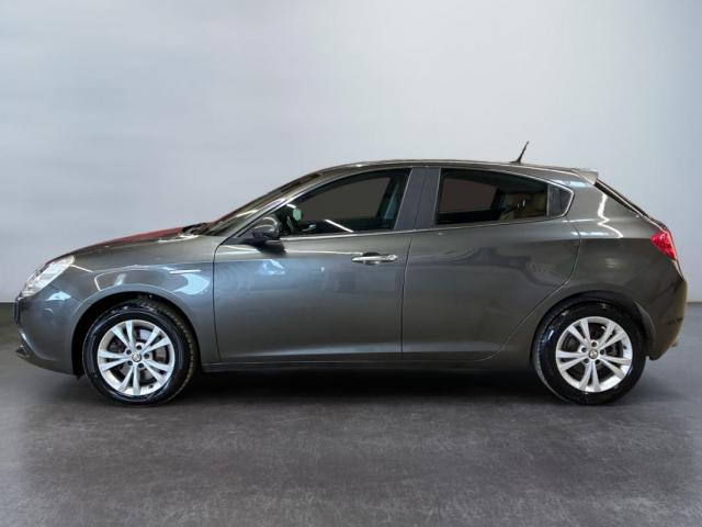 Alfa Romeo Giulietta image 3