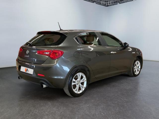 Alfa Romeo Giulietta image 2