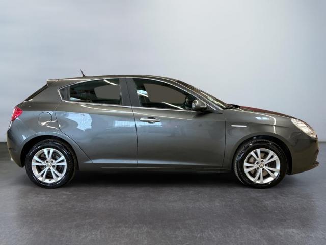 Alfa Romeo Giulietta image 7