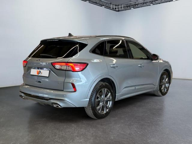 Ford Kuga image 2