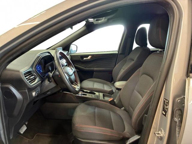 Ford Kuga image 1