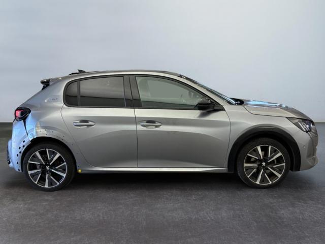 Peugeot 208 image 9