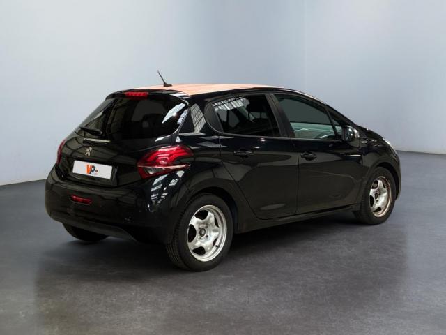 Peugeot 208 image 6