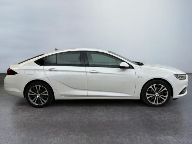Opel Insignia image 1