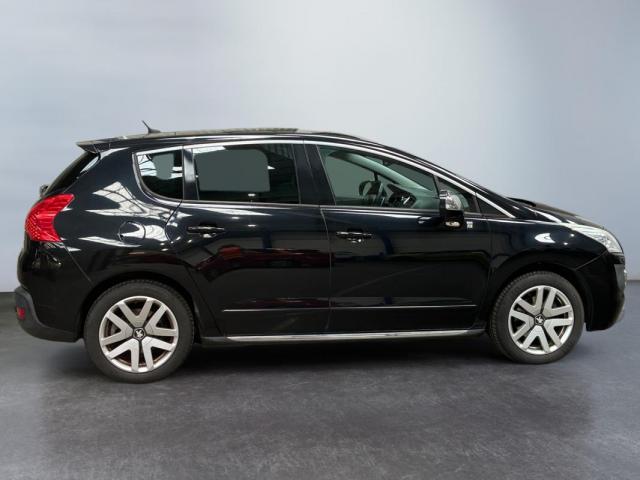 Peugeot 3008 Hybrid4 image 8