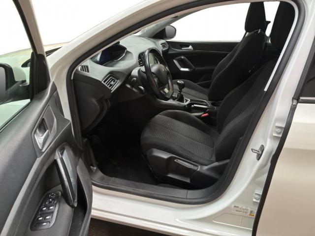 Peugeot 308 image 2