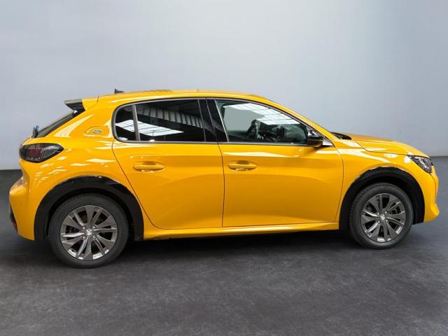 Peugeot 208 image 8