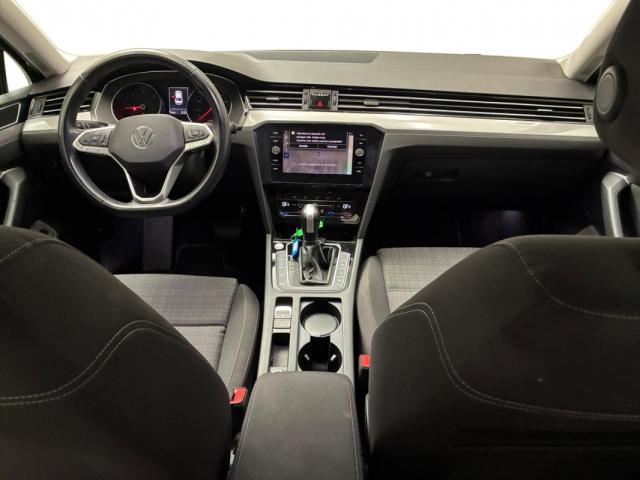 Volkswagen Passat image 1