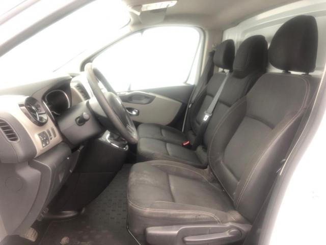 Renault Trafic image 2