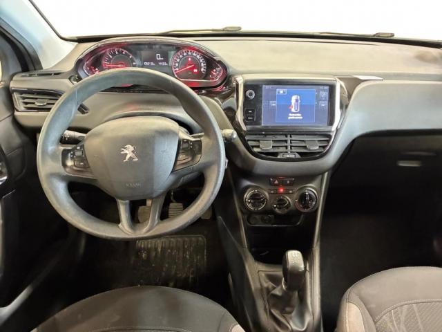 Peugeot 208 image 8
