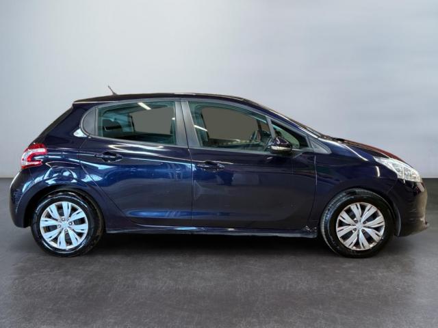 Peugeot 208 image 7