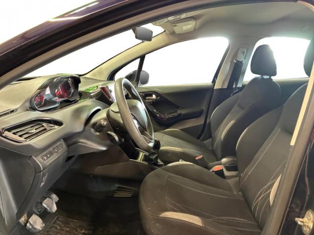 Peugeot 208 image 5