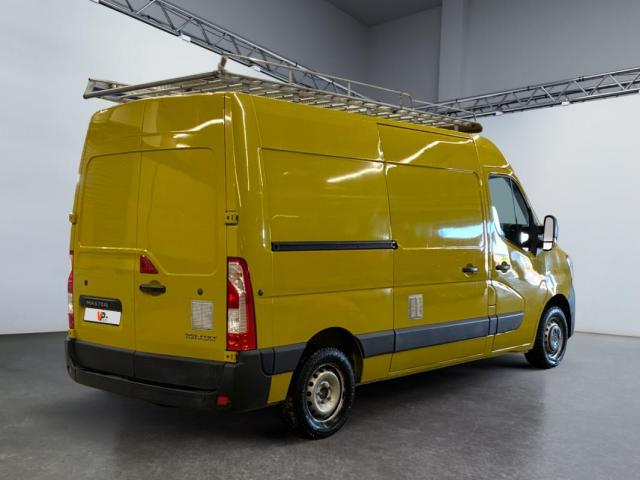 Renault Master image 2