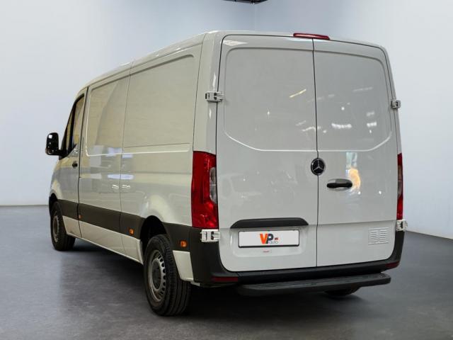 Mercedes Benz Sprinter image 9