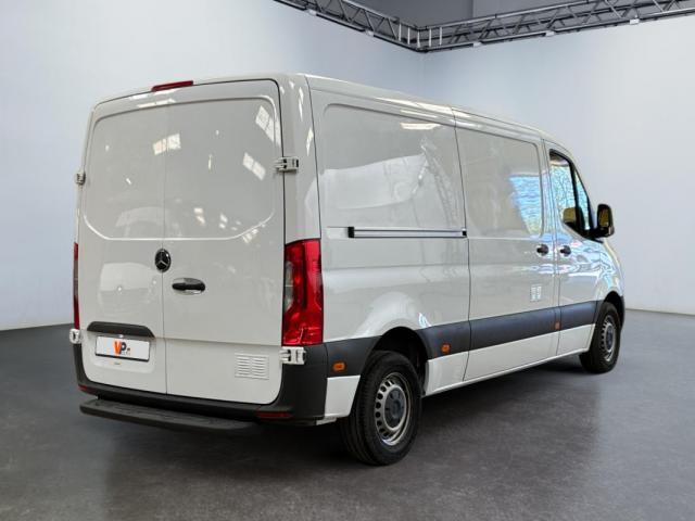Mercedes Benz Sprinter image 5