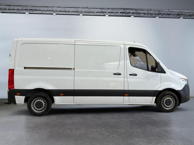 Mercedes Benz Sprinter image 6