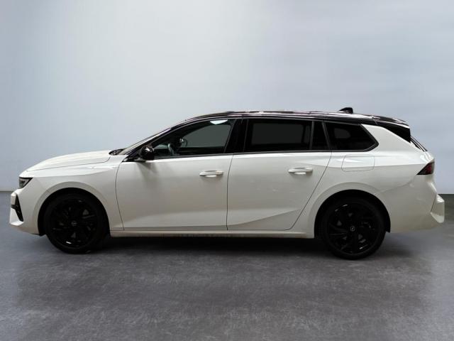 Opel Astra Sports Tourer image 5