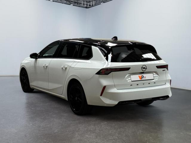 Opel Astra Sports Tourer image 7