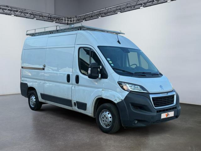 Peugeot Boxer image 1