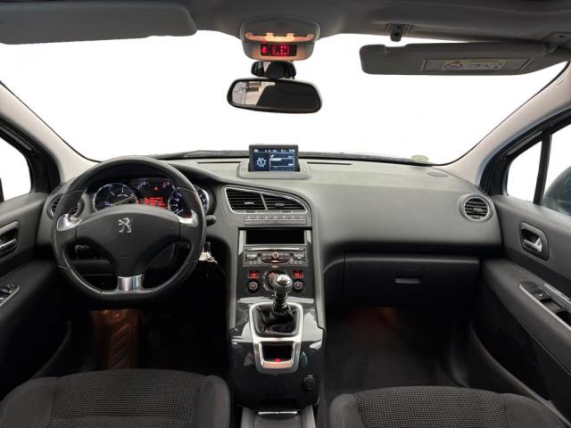 Peugeot 5008 image 2