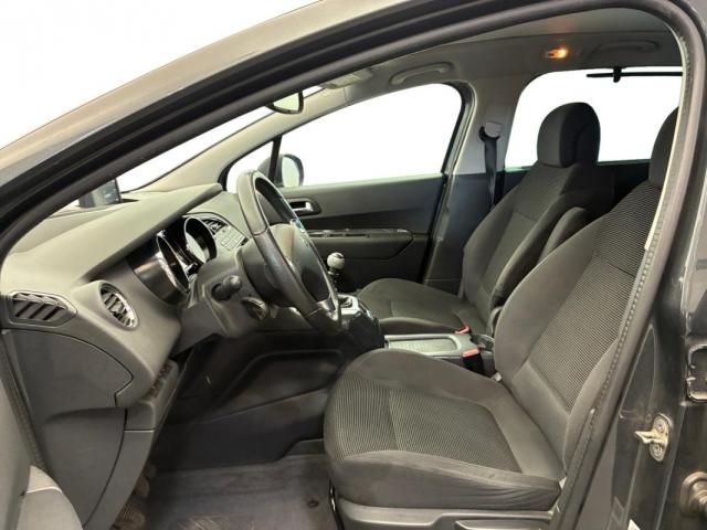 Peugeot 5008 image 8