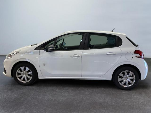 Peugeot 208 image 2