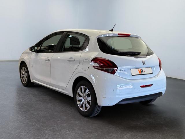 Peugeot 208 image 9