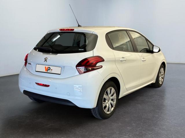 Peugeot 208 image 6